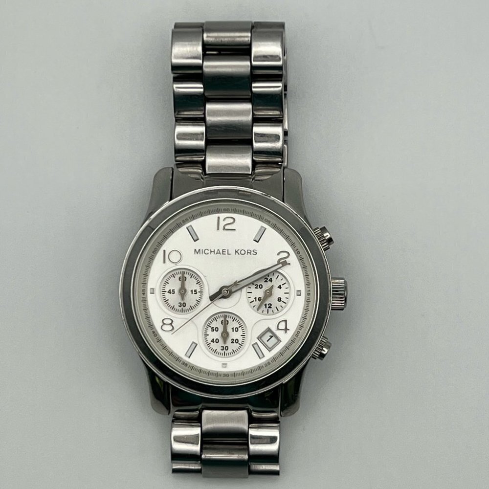 MICHAEL KORS Chronograph Silver MK5076 Ladies Watch Extra Links & Working - Picture 7 of 11